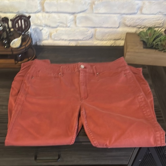 WHBM washed red ankle jeans - Picture 1 of 3